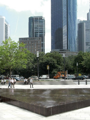 Frankfurt Skyline Brunnen 01