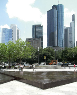 Frankfurt Skyline Brunnen 01