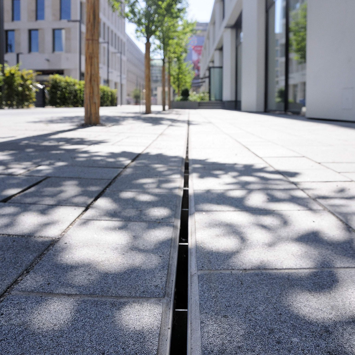 Referenz-schwabinger-tor-muenchen-schlitzrinne3 Quadrat