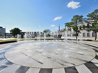 Brunnen und Fontänenfelder